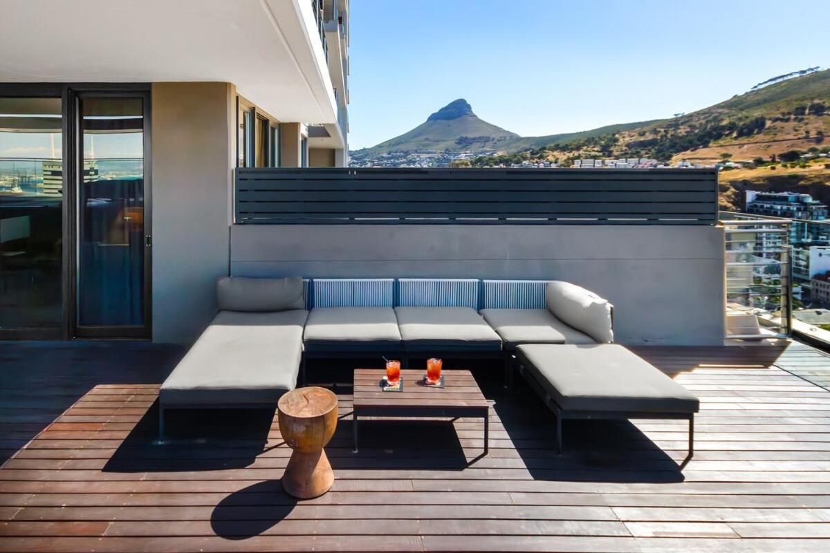 Breathtaking Skyline Haven
